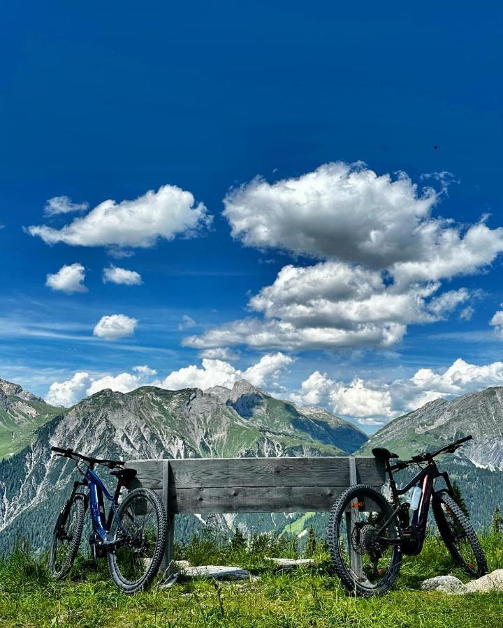 Haus St. Martin Hotel Klosterle am Arlberg Bagian luar foto