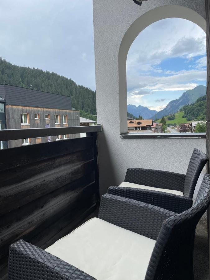 Haus St. Martin Hotel Klosterle am Arlberg Bagian luar foto