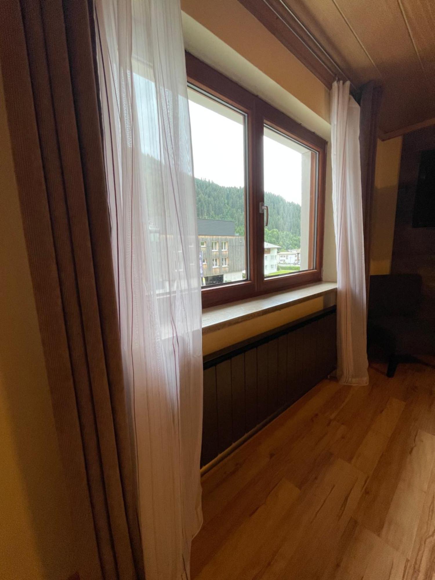 Haus St. Martin Hotel Klosterle am Arlberg Bagian luar foto